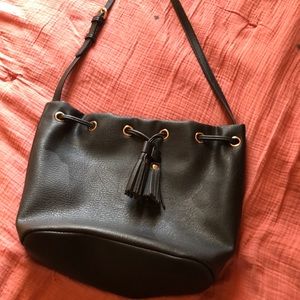 Black Lauren Conrad bucket bag